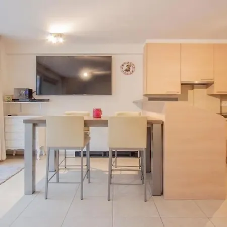 Modern Ingericht Apartmán Nieuwpoort